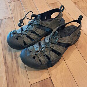 Men's Keen Sandals Size: 11